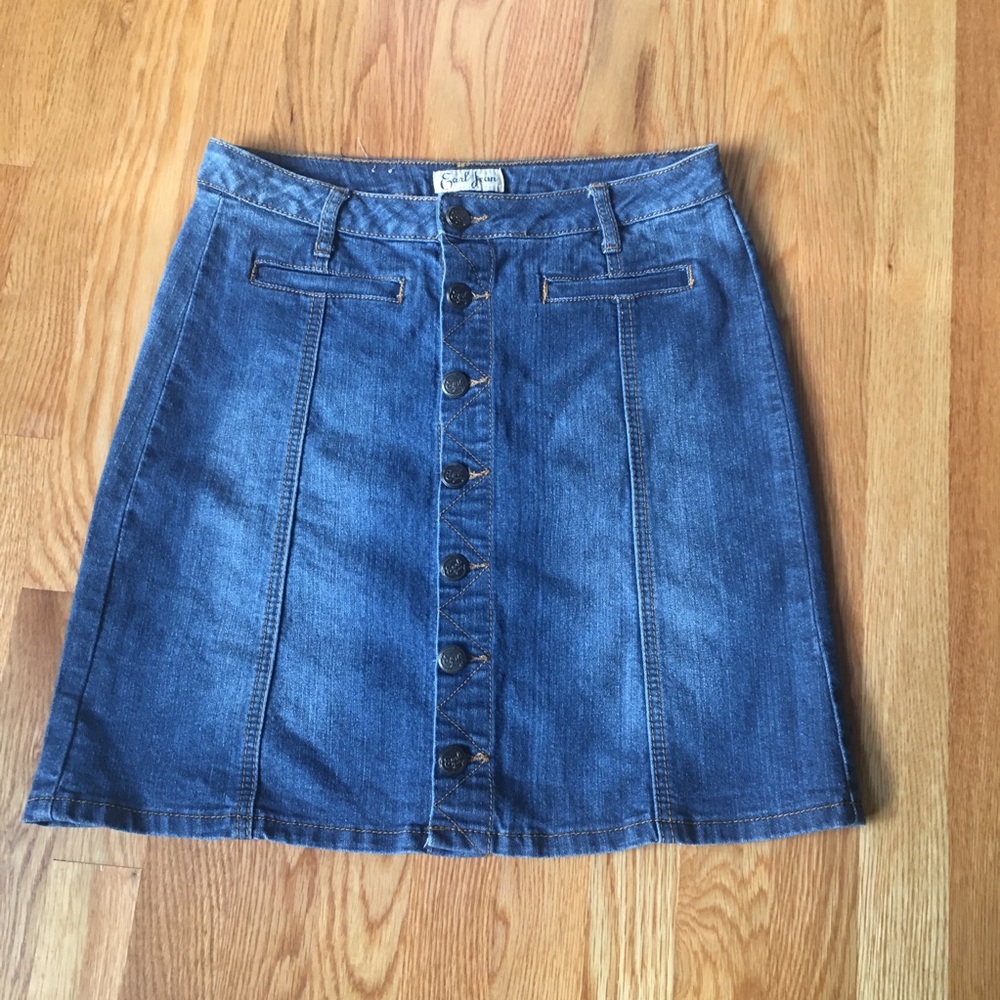 Earl Jean Button Front Medium Wash Denim Skirt